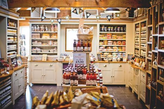 Chic 2 Bed Peak District Cottage Barn Near Alton Towers, Polar Bears, Chatsworth House Leek Extérieur photo